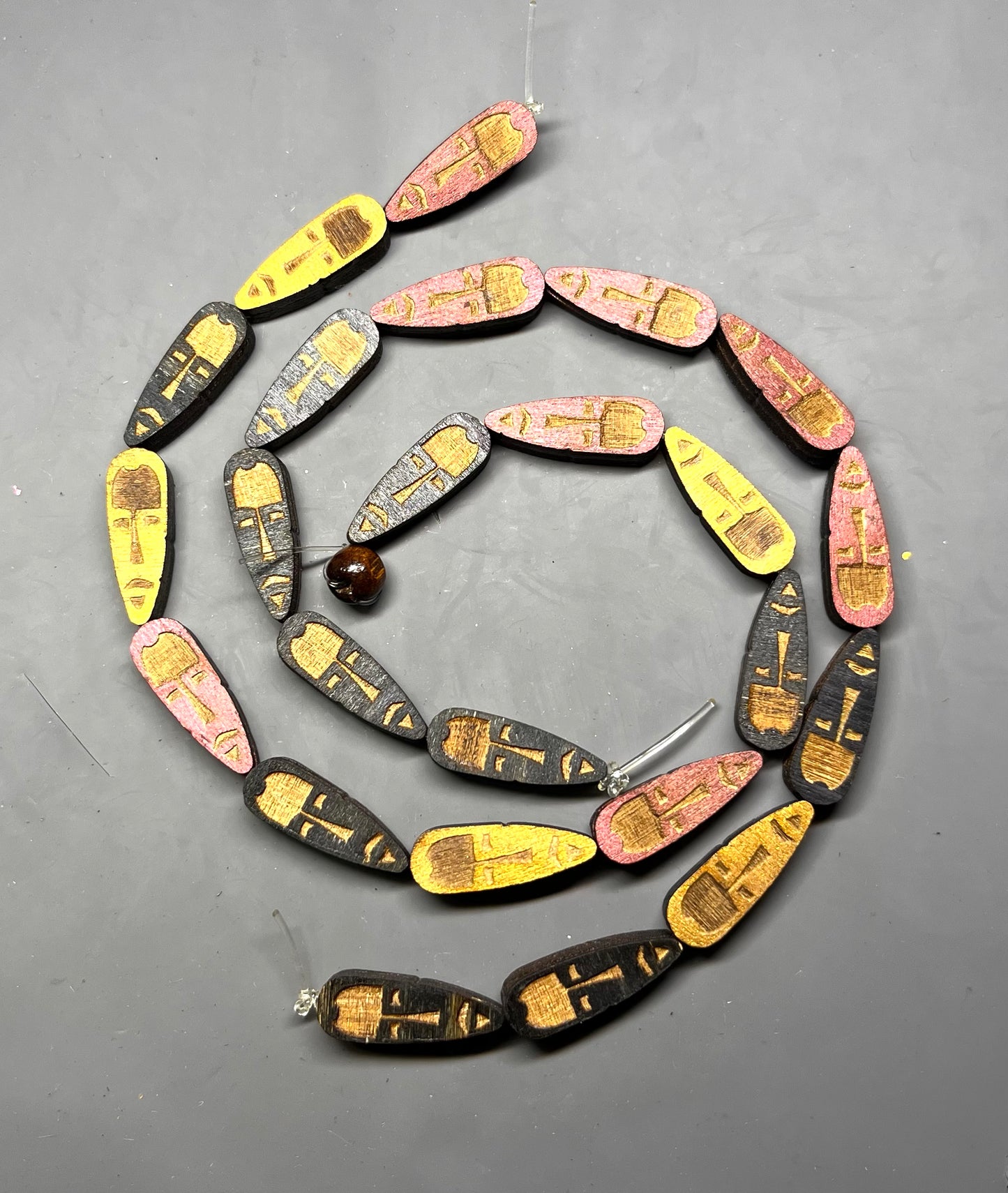 Creativity tool - Bead set of 6 Masks - Metallic paints