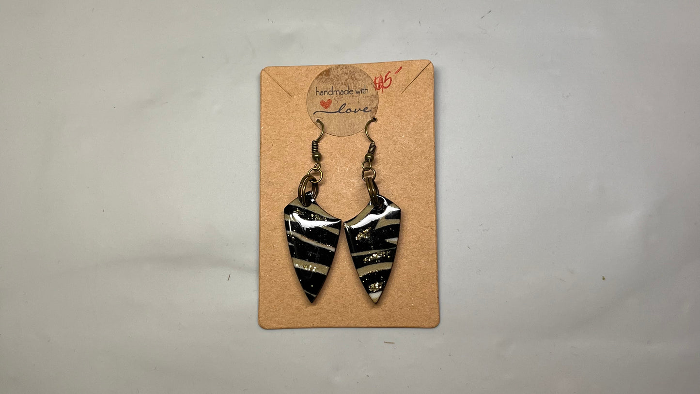 $5 Earrings Memorial Day Sale - Facebook video May 21, 2026
